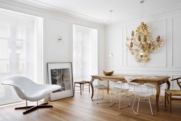 la chaise vit plast matsal tidlösa möbler klassiker