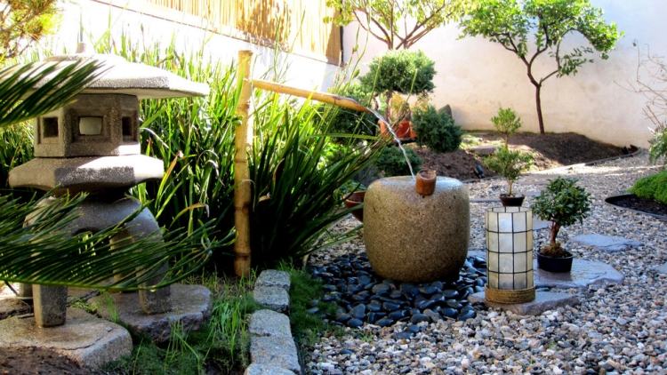 zen-trädgård-växt-bonsai-träd-fontän-bambu-stång-kran