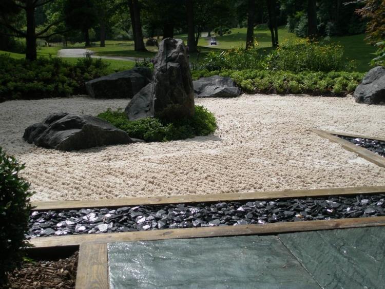 Skapa en zen-trädgård-grus-vatten-grå-stenar