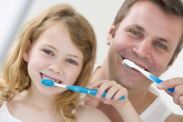 städning dotter far väljer tandborste