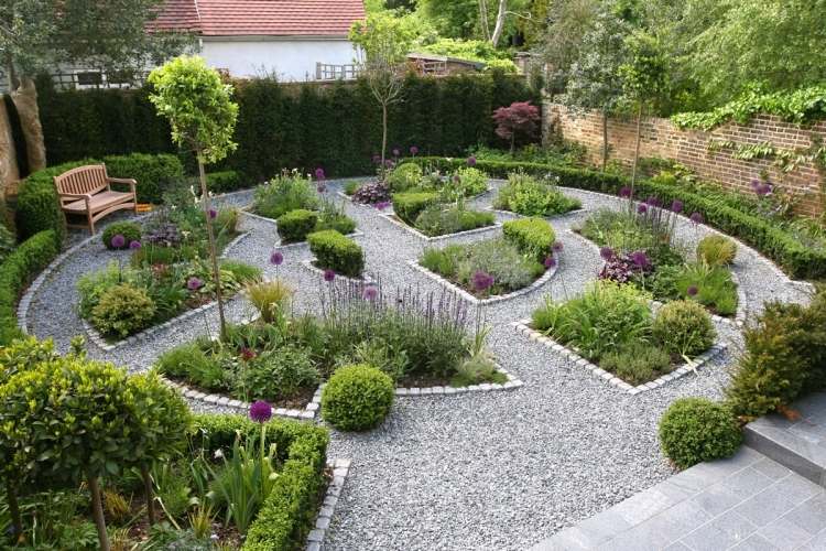 Dekorativa-grus-i-trädgården-design-vackra-ordna-planera-bank-växt-grupper