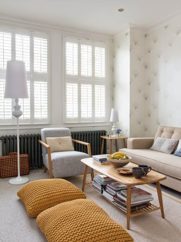 rum-städning-tips-soffbord-förvaringsfack-golvlampa-soffa-sittdyna-sidobord-väggbeklädnad