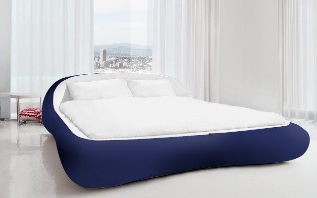 Designer-säng-för-morgonen-grouch-ergonomiskt designad-blå-vit