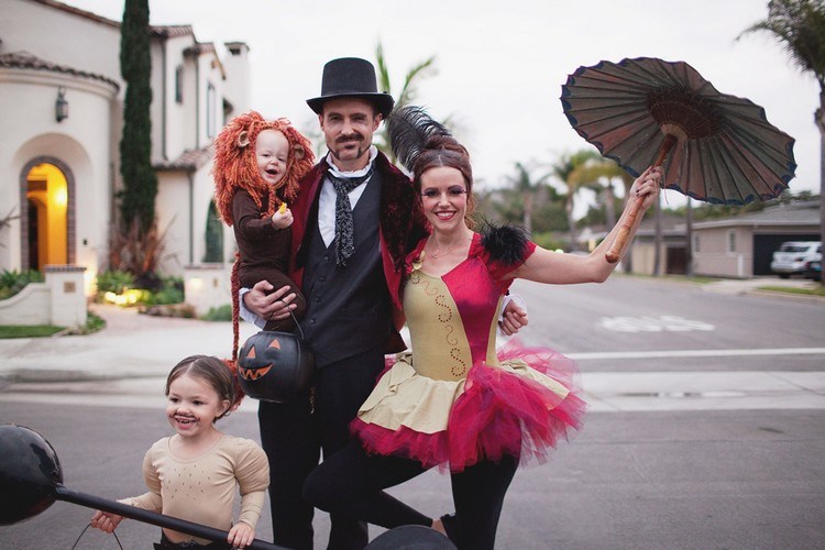 cirkus-kostymer-karneval-halloween-familj-kostymer-kreativa