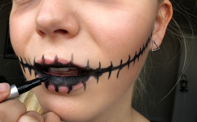 halloween-smink-barn-zombie-mun-sydda-instruktioner-svart-eyeliner-smink-tips