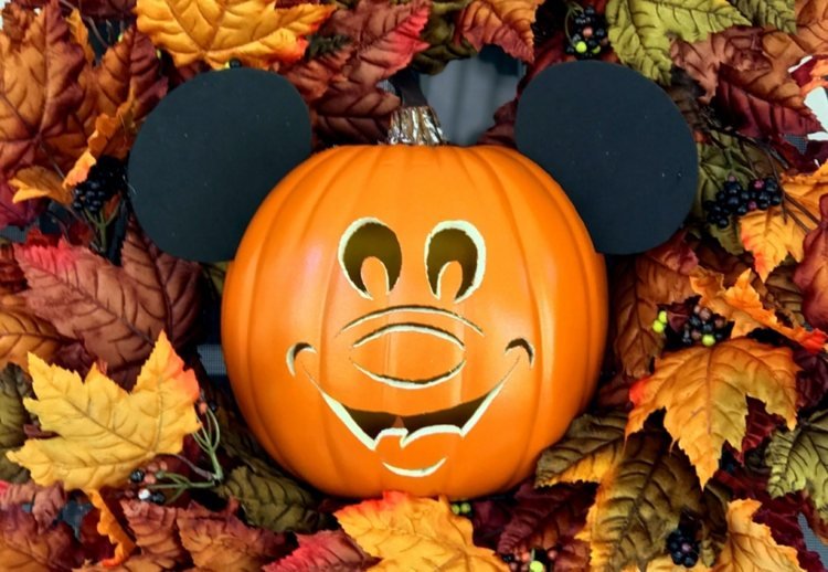 Pumpa carving Disney - Musse Pigg med papper öron