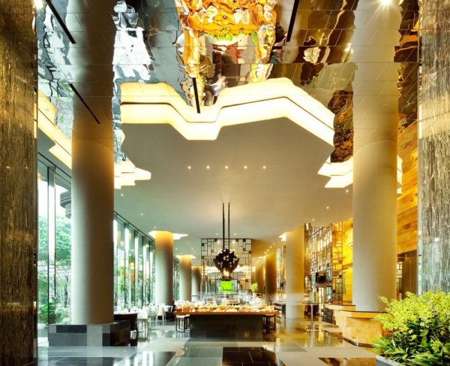 upplyst lobby parkroyal hotelldesign i singapore