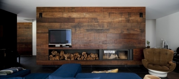 Vardagsrumsdesign trä väggpaneler TV