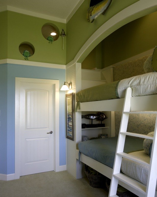 Loft-säng-barnrum-idéer-vägg-färg-blå-grön